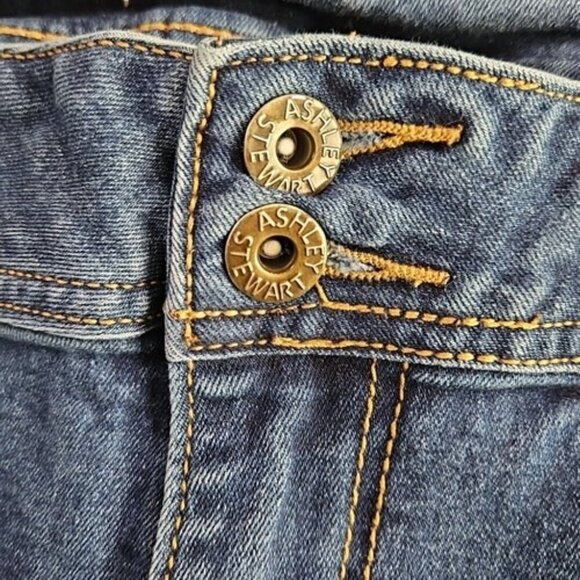 Ashley Stewart Jeans Women's 14 Tall (W30xL32) Med Wash Tapered Leg RN# 147502 - Picture 10 of 16